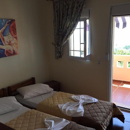 Toulipa Rooms Agia Ermioni Eksteriør bilde