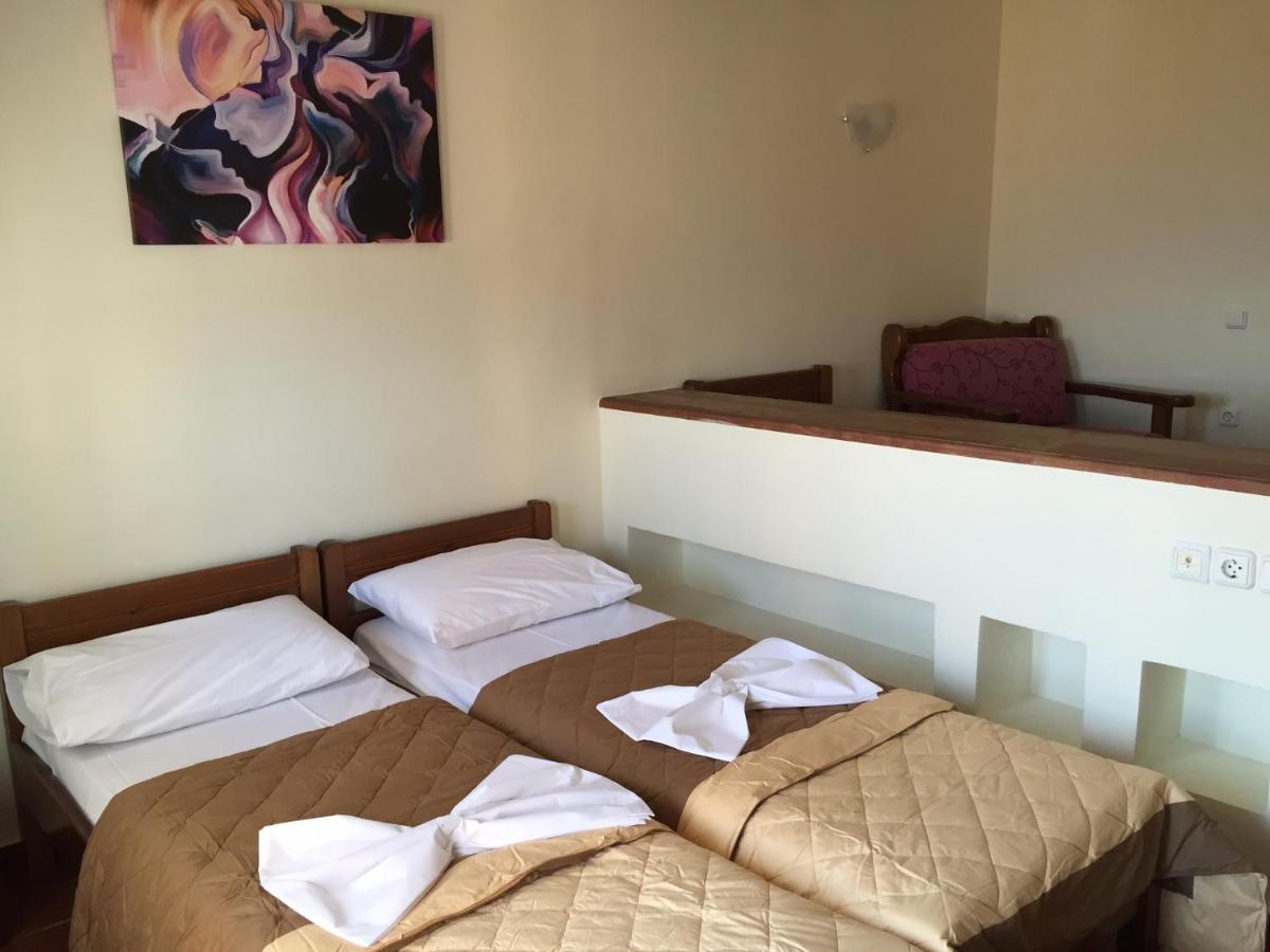 Toulipa Rooms Agia Ermioni Eksteriør bilde