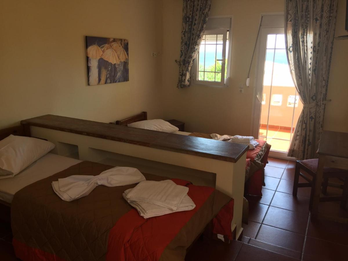 Toulipa Rooms Agia Ermioni Eksteriør bilde